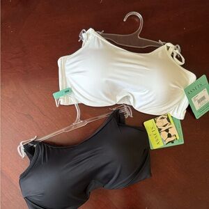 NWT Assets by Sara Blakely Brilliant Cami Bra Two Pack 36B Black & white